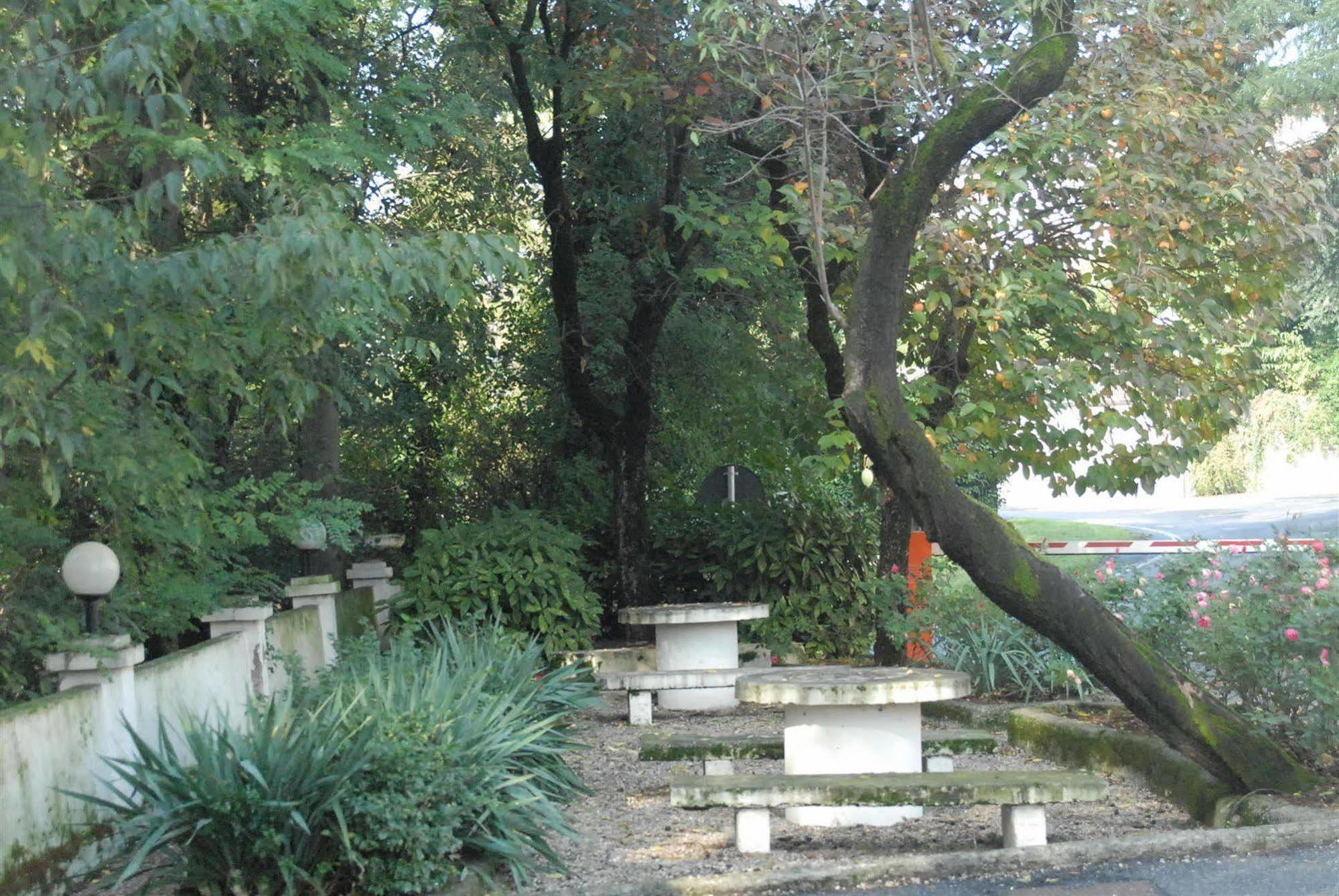Hotel Ristorante La Grotta Castiglione Delle Stiviere Luaran gambar